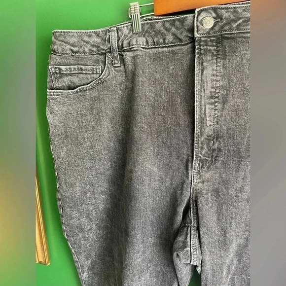 CLEARANCE!! Old Navy OG High Rise Black Denim Jeans Size 28 Plus EUC! - Picture 2 of 4